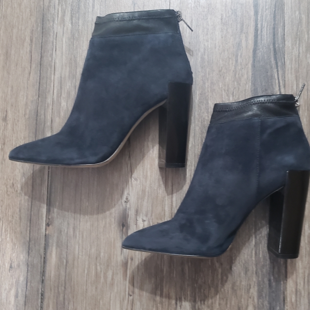 Renvy blue suede leather pointed toe boots size 6.5 women ankle bootie